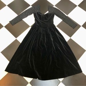 Vintage 80s Laura Ashley Princess Sweetheart Velvet Gown Dress Lace Long Sleeve